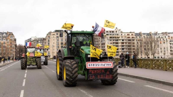 В Париже протестующие фермеры прорвались на сельхозвыставку